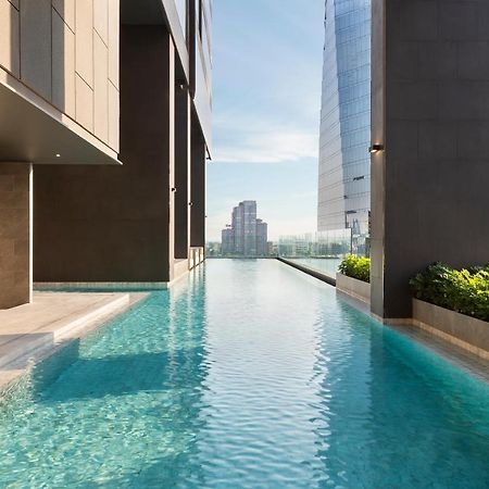 Отель Ascott Thonglor Бангкок Экстерьер фото The Sky Pool