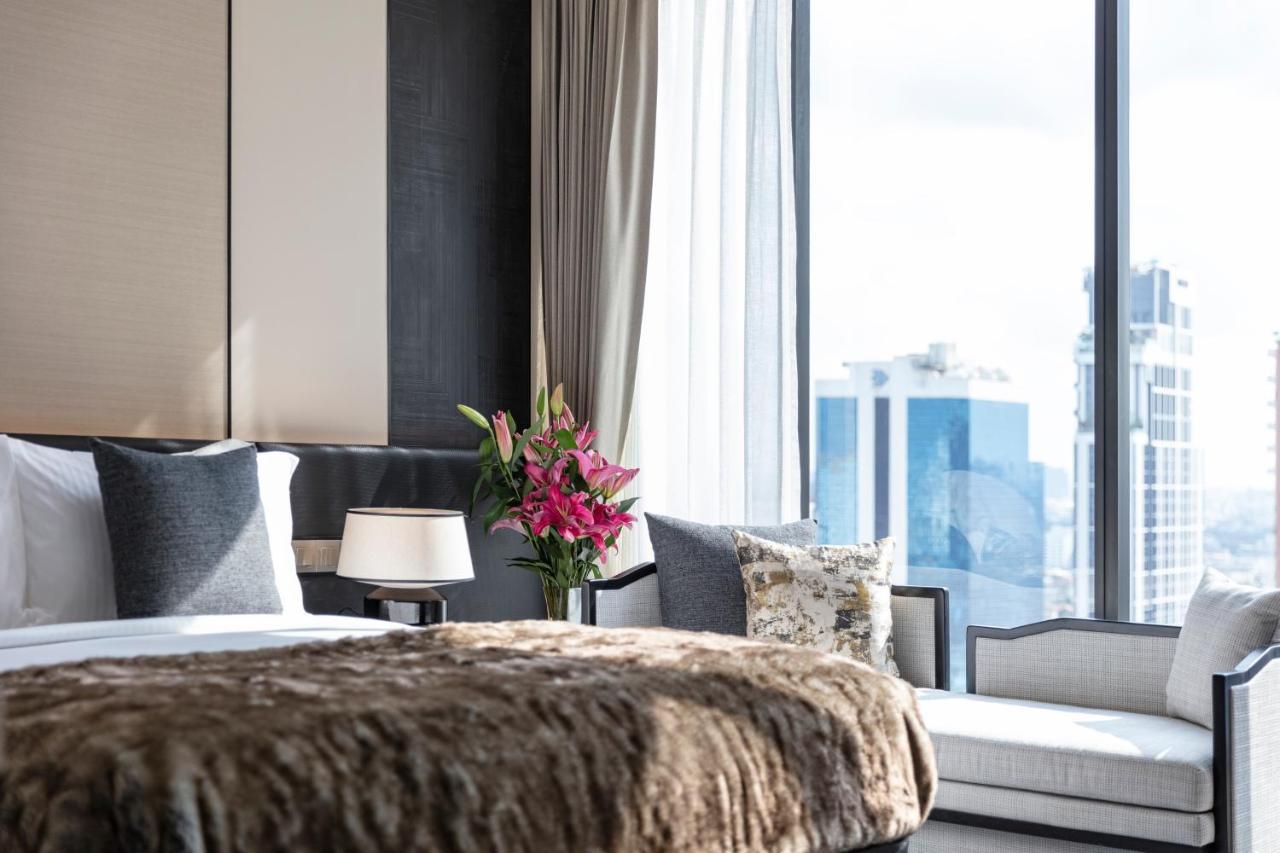 Отель Ascott Thonglor Бангкок Экстерьер фото A bedroom at The Ritz-Carlton, Shenzhen