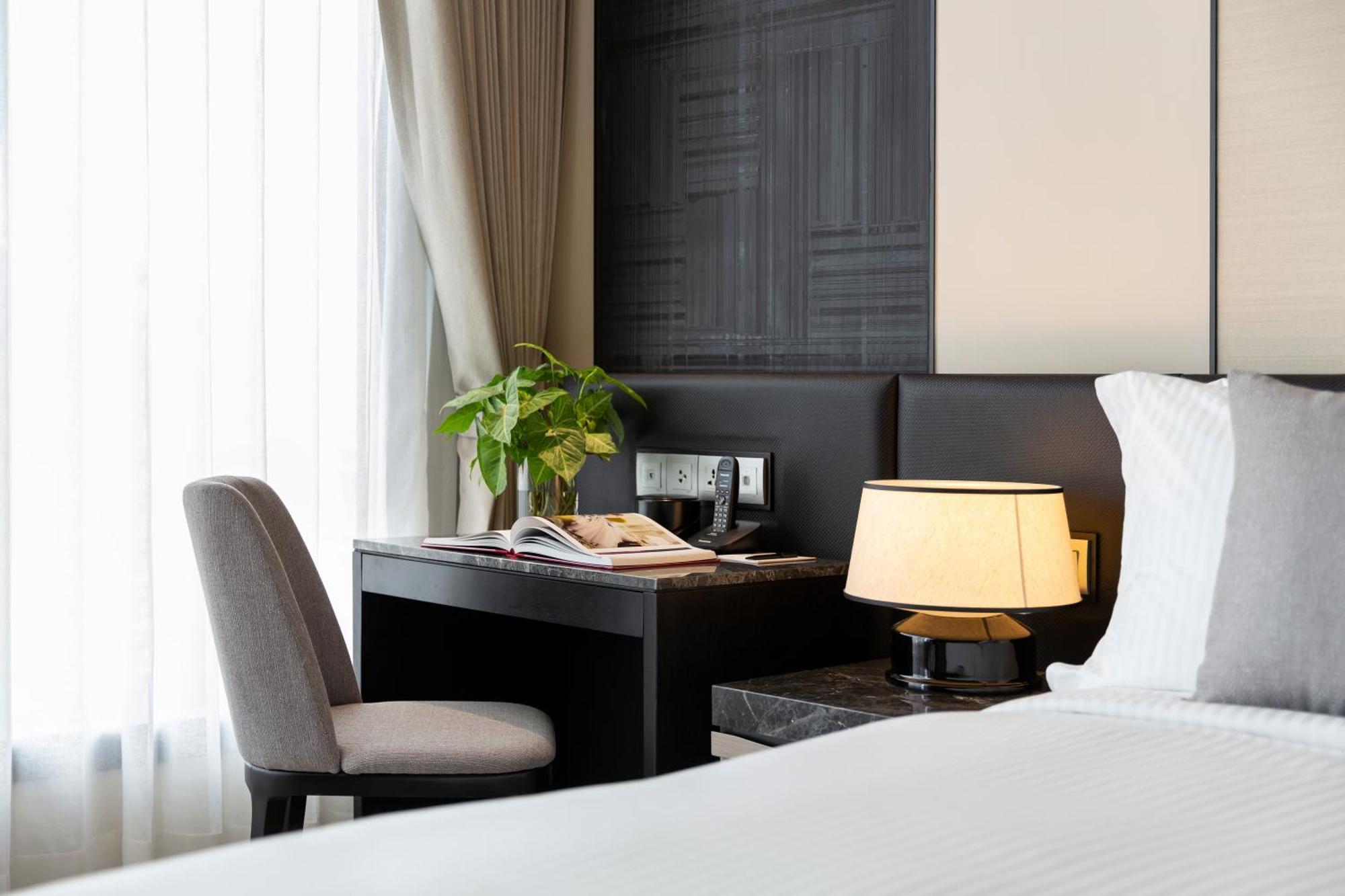 Отель Ascott Thonglor Бангкок Экстерьер фото A room at the hotel