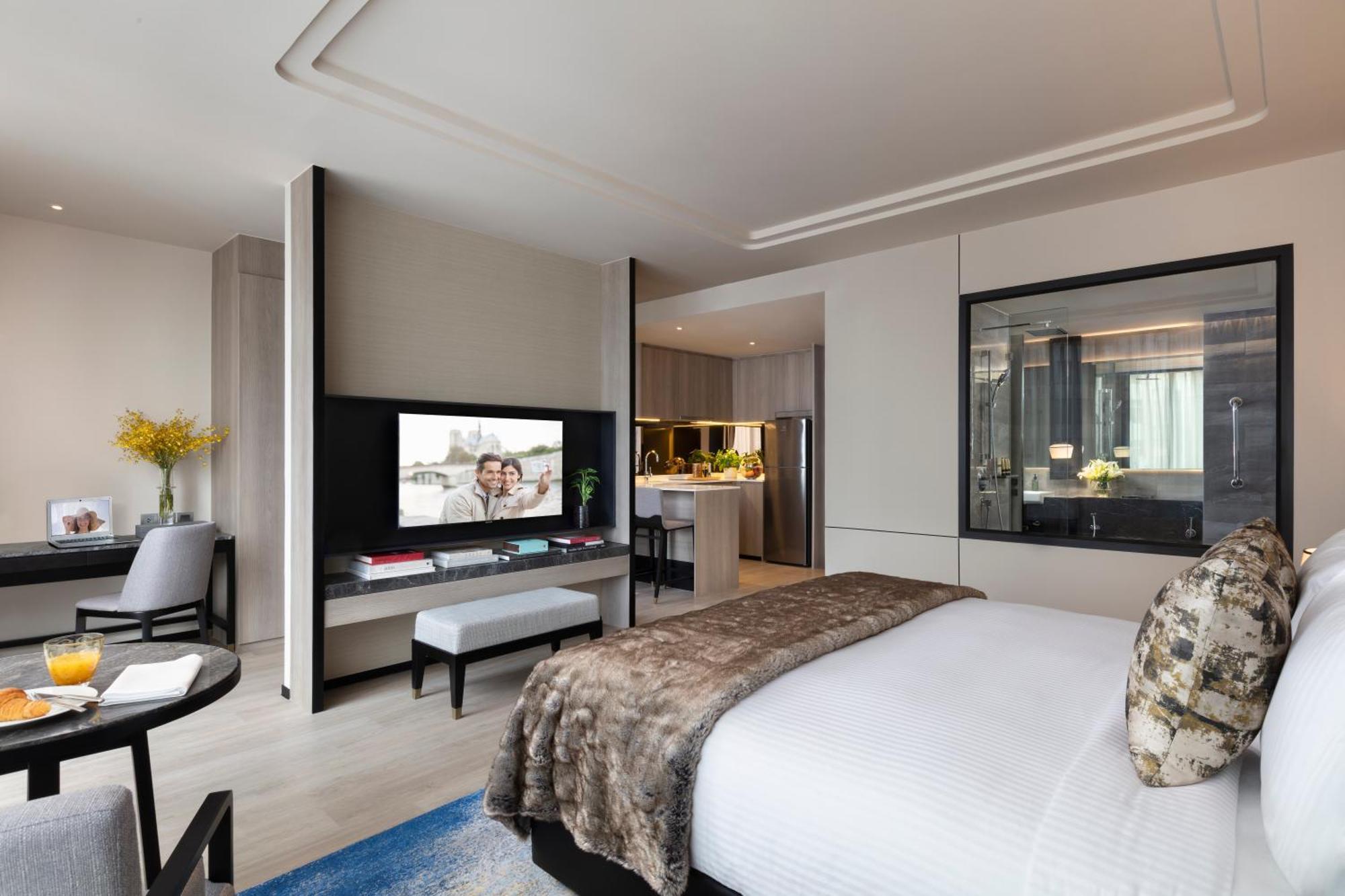 Отель Ascott Thonglor Бангкок Экстерьер фото A suite at the hotel